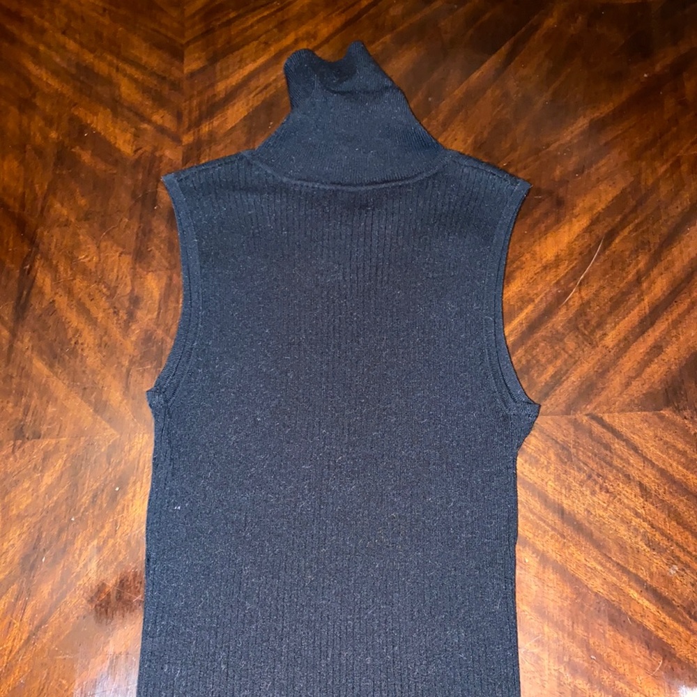 Sleeveless Ribbed Turtleneck